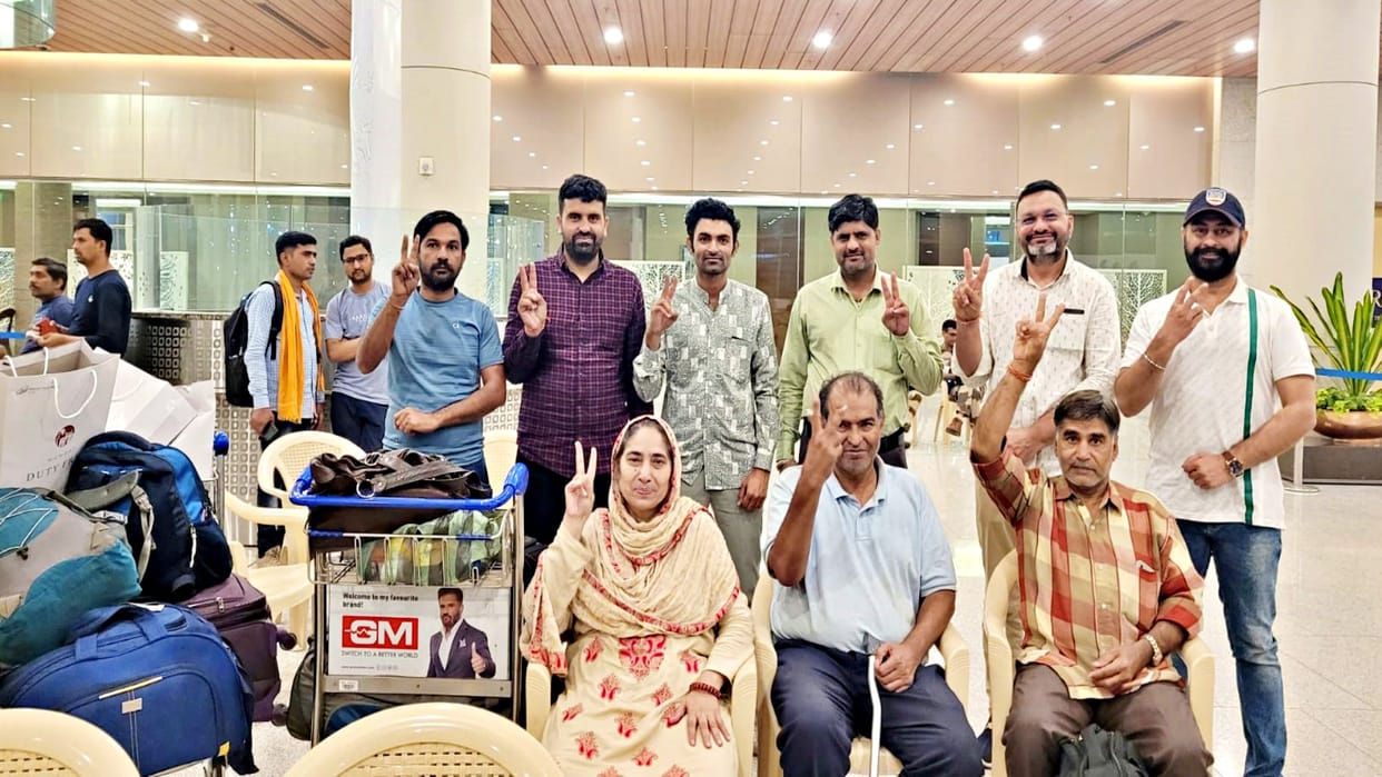 Nine migrants from Rajasthan reached their country safely after getting out of Sudan crisis