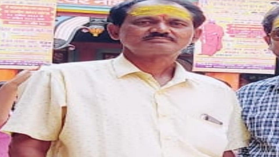 Sahara branch manager died after falling from Shatabdi
