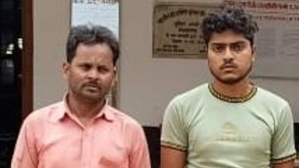 Police arrested two smugglers recovered smack worth Rs 48 lakh in Shahjahanpur