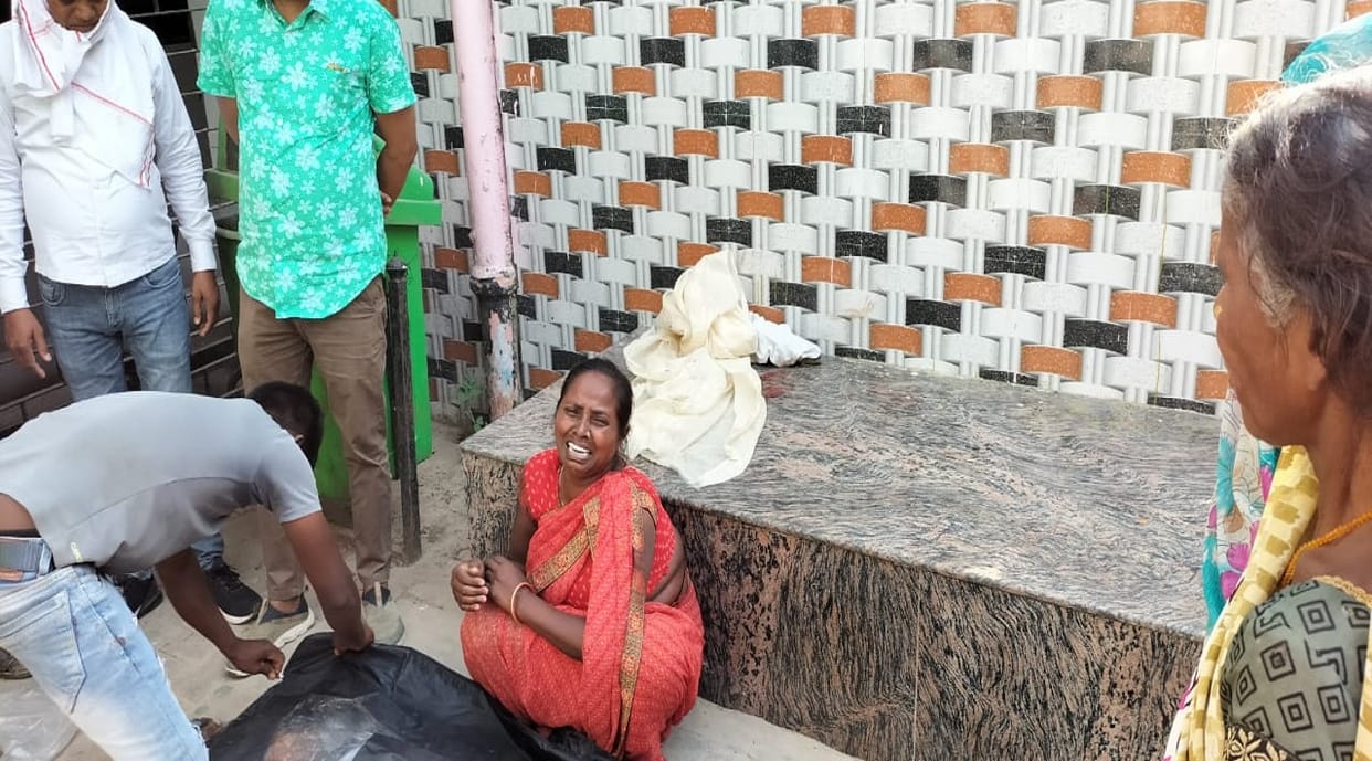 Road Accident in varanasi Bike rider father son died due to hit by school van