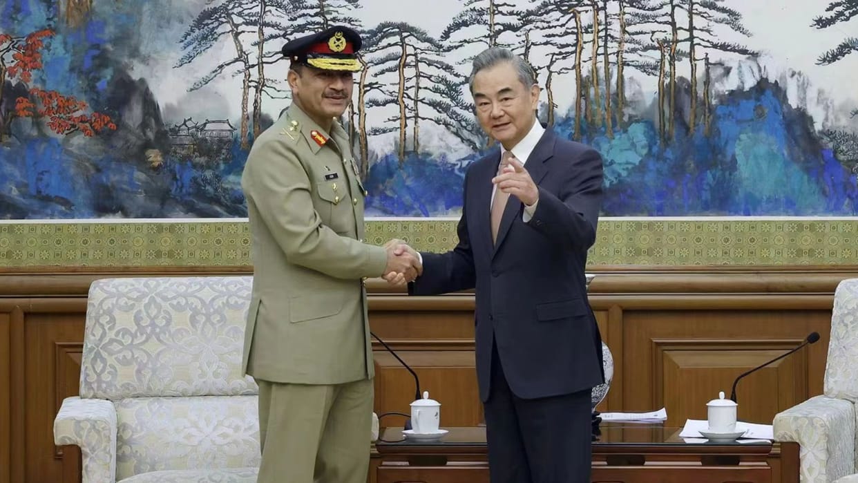 Chinas top diplomat Wang promises continued support for cash-strapped Pakistan meets Pak Army chief