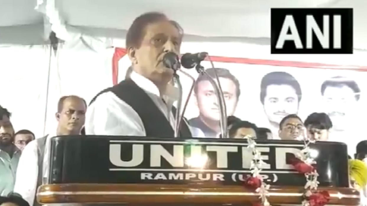 Supporters clashed at Azam khan meeting in Rampur worker slapped Shani Khan