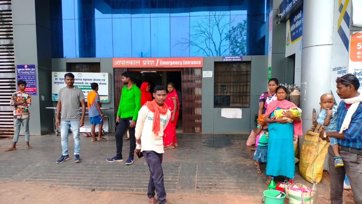 chhattisgarh health workers on strike demanding corona allowance in dantewada
