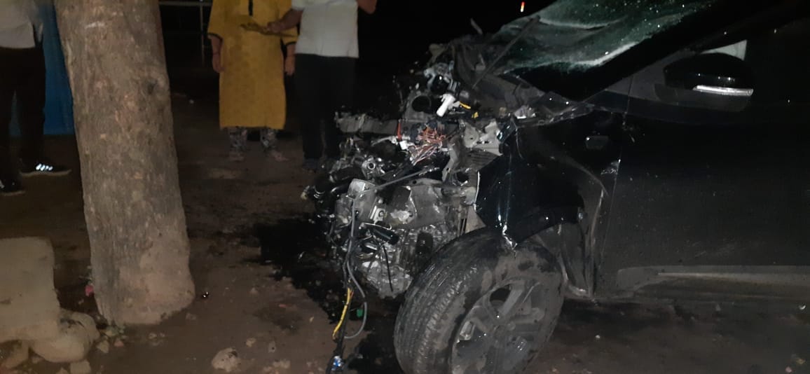 MP News: Air Bags Save A Man's in Life In Damoh District, Dumper Hits The car