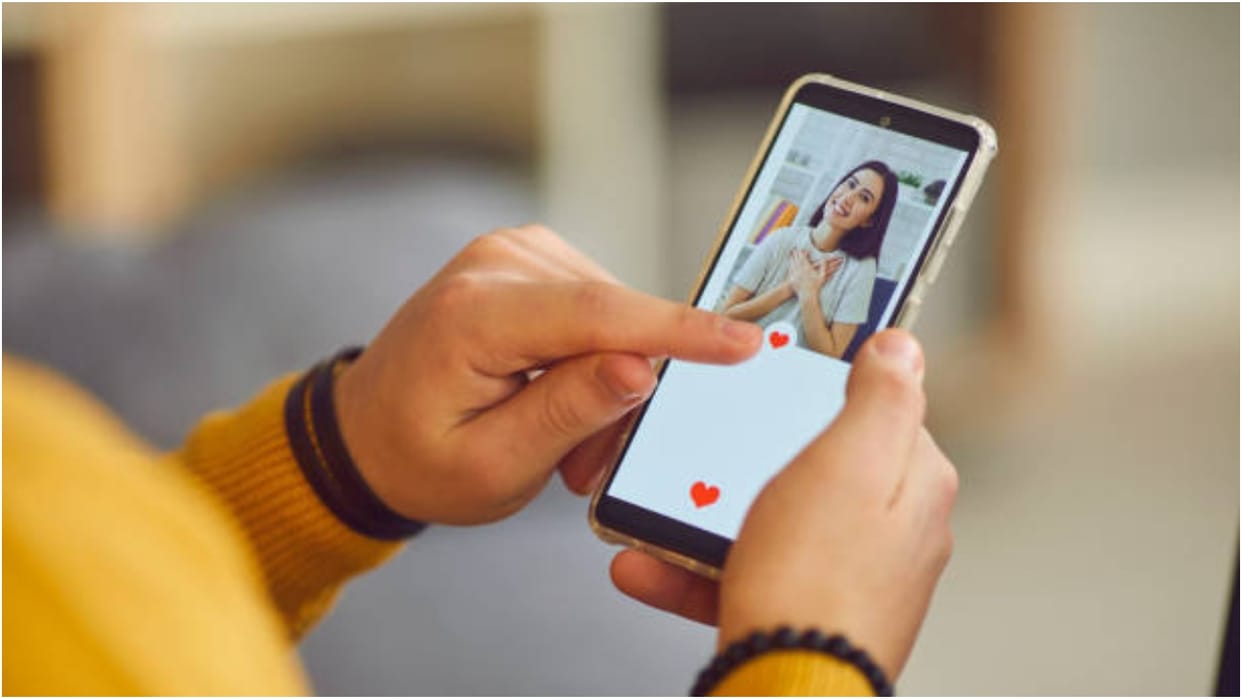 social pressure have no impact on relationships through dating apps