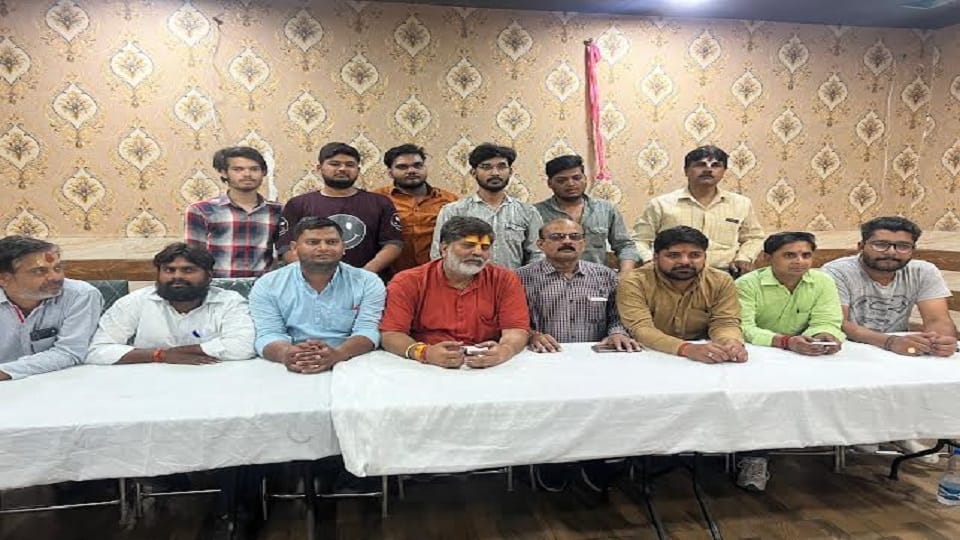 Aligarh BJP district vice president resigns