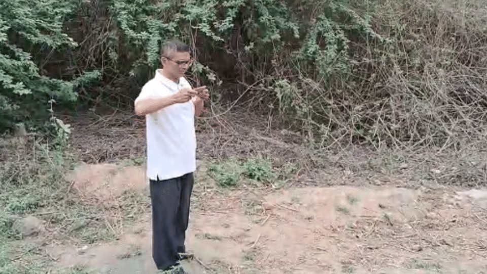 Former IPS Amitabh Thakur reached Asad encounter site in jhansi