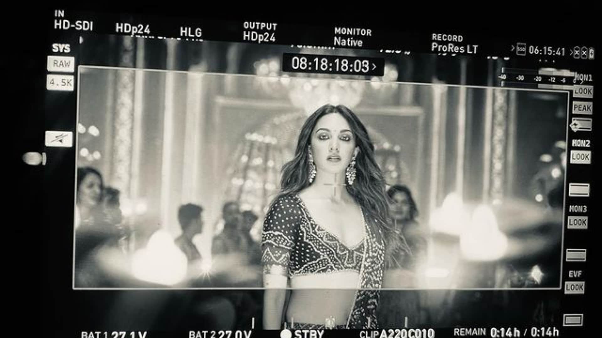 Kiara advani announces Satyaprem Ki Katha wrap with Kartik Aaryan share first glimpse of her character in film