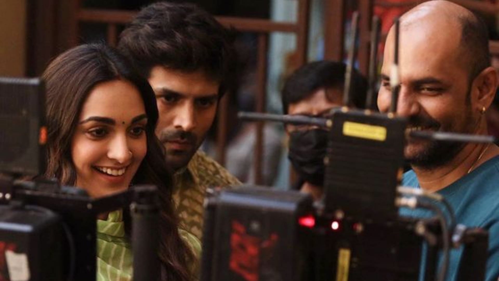 Kiara advani announces Satyaprem Ki Katha wrap with Kartik Aaryan share first glimpse of her character in film
