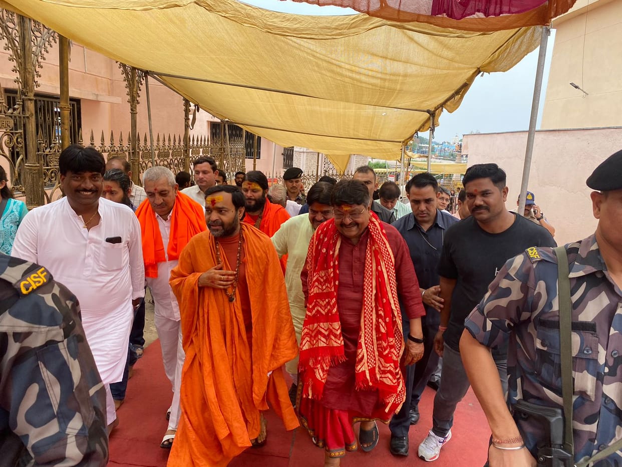 Mahamandaleshwar Uttam Swami reached to seek the blessings of Baba Mahakal, Kailash Vijayvargiya was also with