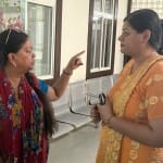 कलेक्टर को डांटते हुए वसुंधरा राजे।