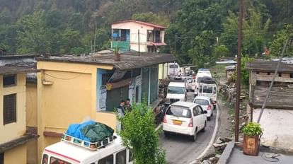 Chardham Yatra Update: बदरीनाथ हाईवे पिनौला व टैयापुल के पास मलबा आने से बंद, केदारनाथ में मौसम खुला Chardham Yatra Badrinath Kedarnath gangotri Yamunotri Highway and all Update today