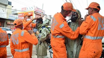 लुधियाना गैस कांड: NGT हुआ सख्त, पीड़ित परिवारों को 20-20 लाख देने का निर्देश, जांच पैनल भी गठित Ludhiana gas leak NGT directs DM to give Rs 20 Lakhs to families of those killed