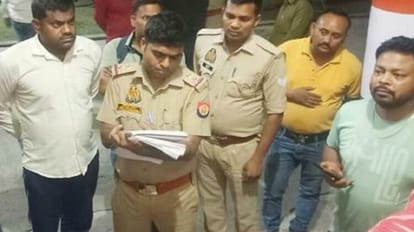 Two cars collided in Shahjahanpur s Khutar many injured and died