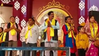 Sagar: धीरेंद्र शास्त्री की कथा के अंतिम दिन सनातन धर्म में लौटे 95 लोग, लगे जय श्री राम के जयकारे 95 people returned to Sanatan Dharma on the last day of Dhirendra Shastri's katha