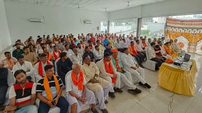 Pm Modi Mann Ki Baat tourism Minister jaiveer singh With BJP workers in varanasi