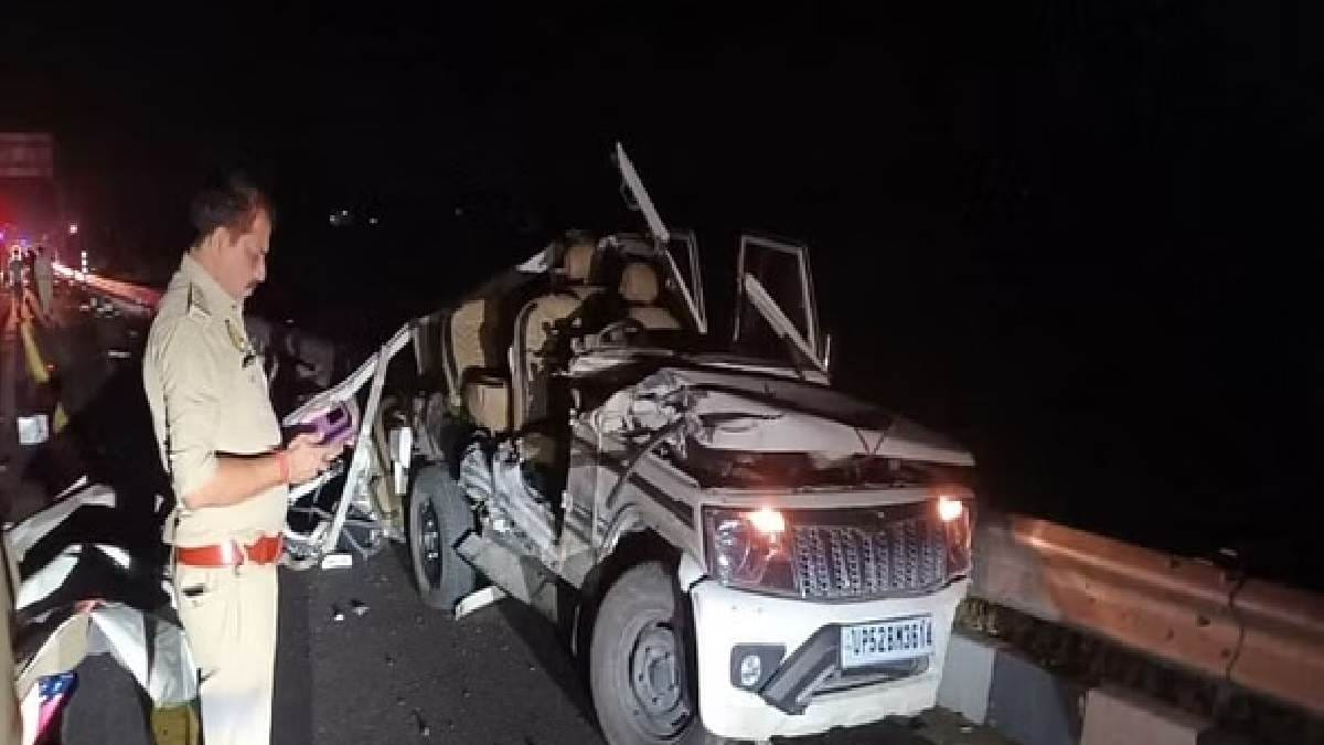 Five people killed in Road accident on Purvanchal Expressway see in pictures