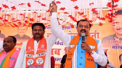 भाजपा महापौर प्रत्याशी गणेश केसरवानी के साथ डिप्टी सीएम केशव प्रसाद।