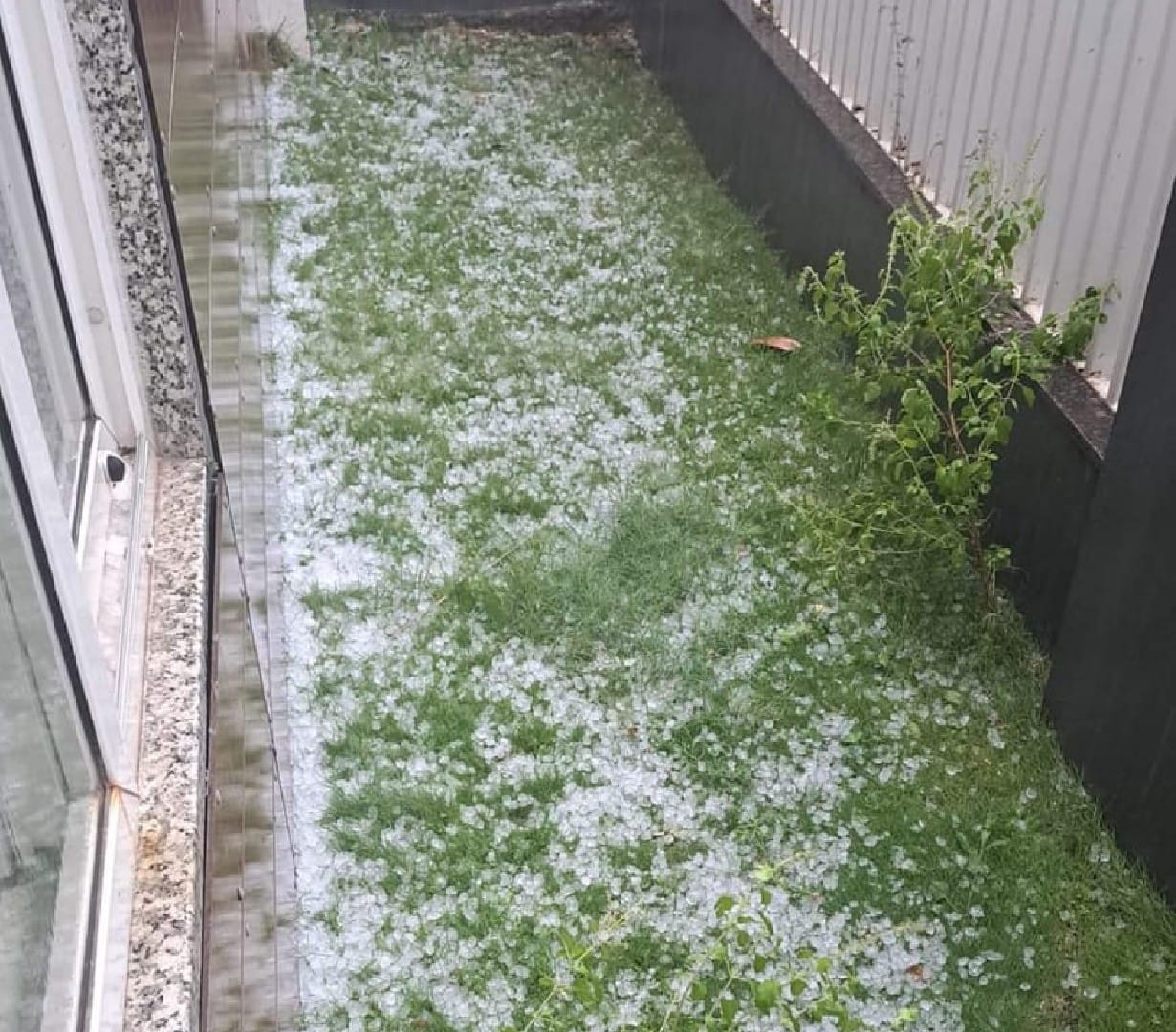 After 125 years in Indore, it rained heavily in April, hail also lashed