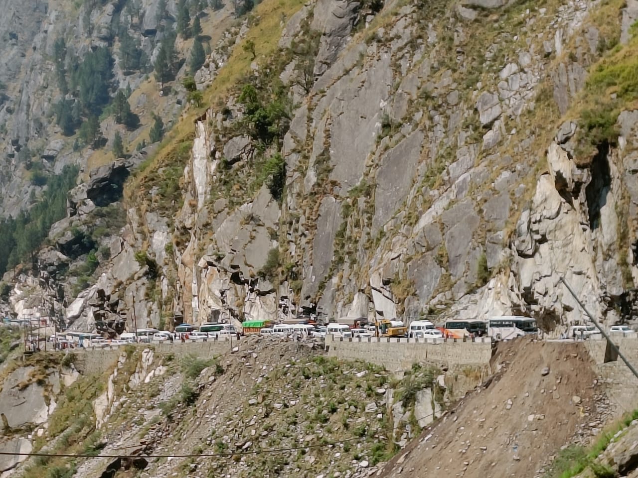 Badrinath Highway Closed Due to Landslide long traffic jam in Marwari bride and pilgrims Stuck Photos