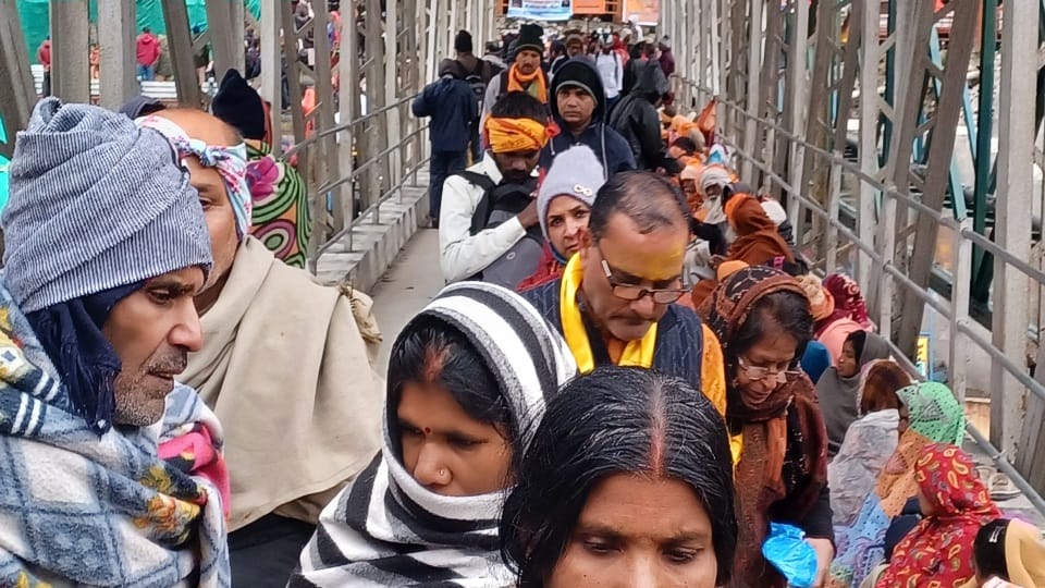 Chardham Yatra 2023 Pilgrims Huge Crowd in Badrinath and Kedarnath Dham Long line photos