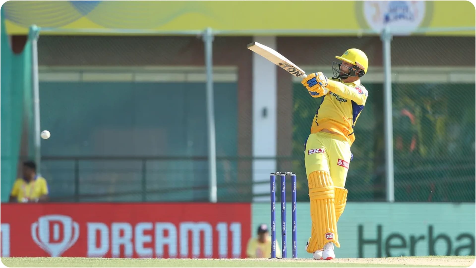 IPL 2024: Bad news for CSK! Devon Conway got injured and out for at least eight weeks, Rachin Ravindra debut