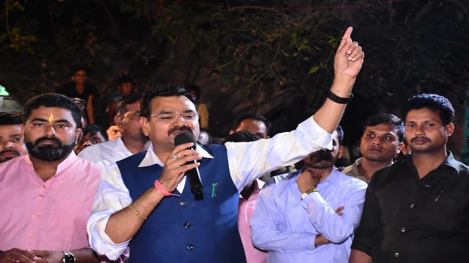 Minister of State Sanjay Singh Gangwar taunted the Gandhi family