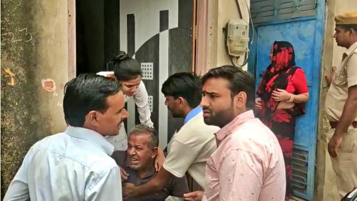 In Jhunjhunu Khetri-Gothda, a young man stabbed his cousin to death