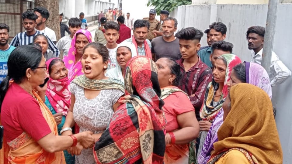 Nainital Crime Murder News: Youth shot dead in Ramnagar dead body found on roadside