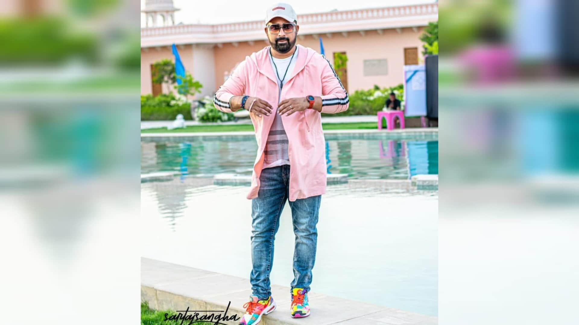 Famous TV Host Rannvijay Singha Trendy Shoes Collection Fashion Tips in Hindi