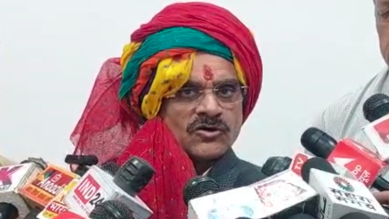 MP News: VD Sharma said on the political developments in Karnataka - someone's name on the wedding card and so