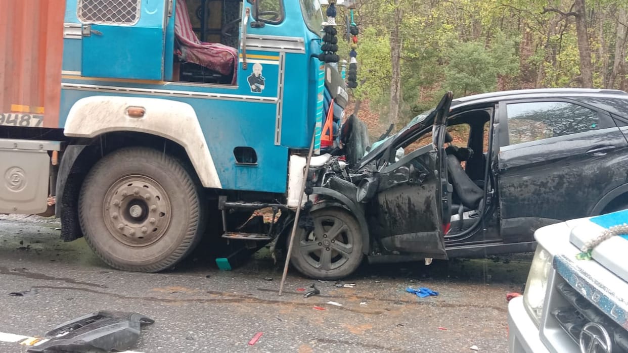six-month-old child killed, five injured in truck-car collision in Kabirdham