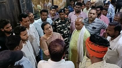 Crime in Bihar : बेगूसराय में सरपंच पति के सीने पर दागी गोली , हालत गंभीर; राजद नेता सुखराम रह चुके हैं मुखिया बिहार: बेगूसराय में पंचायत नहीं करने पर पैक्स अध्यक्ष को अपराधी ने मारी गोली