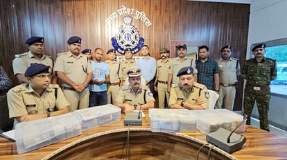 MP Crime: एक करोड़ की डकैती का खुलासा, इंजीनियरिंग स्टूडेंट्स ने व्यापारी के घर डाला था डाका, चार गिरफ्तार MP Crime One crore robbery revealed engineering students robbed businessman house in Chhatarpur