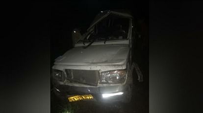Srinagar: कीर्ति नगर के पास हादसे का शिकार हुई गुजरात के यात्रियों की कार, सात घायलों को पहुंचाया अस्पताल Uttarakhand Srinagar Accident News: Gujarat Tourist Car overturned on road near Kirti Nagar Seven injure