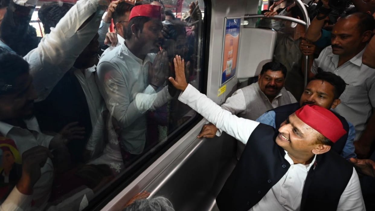 Akhilesh yadav campaigns and seeks vote for SP candidates in UP Nikay Chunav.