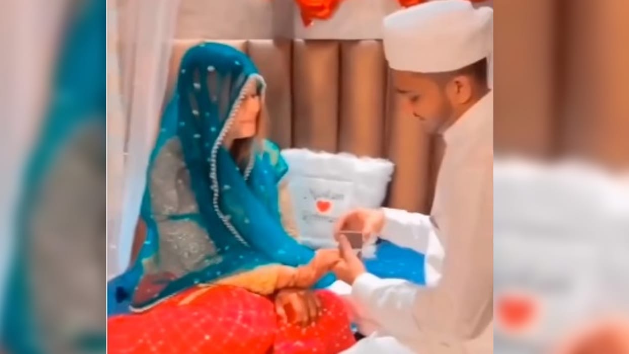 first night of marriage bride groom full video of bedroom Trending News in Hindi