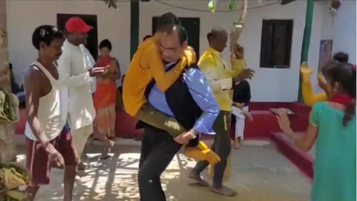 chhattisgarh congress MLA KK Dhruv danced by lifting groom in wedding ceremony in gpm
