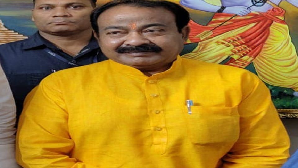 Demanded extortion of one crore from Etah BJP District President