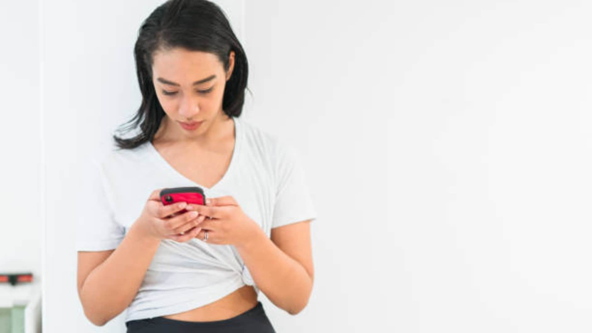 Fashion Tips how to style your old loose and oversized top