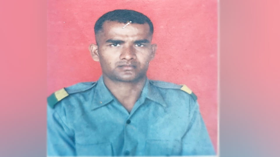 Soldier coming home after leave in Firozabad died in road accident