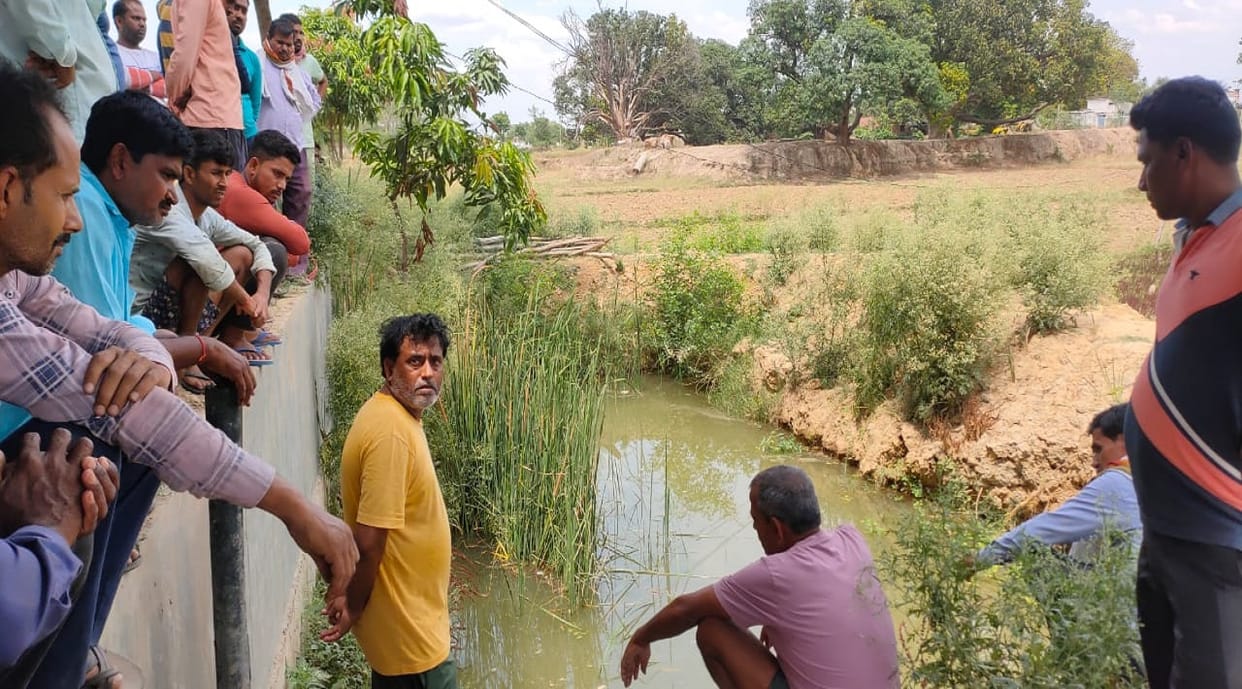 Two children died by drowning in water while taking out  ball from pit in mirzapur