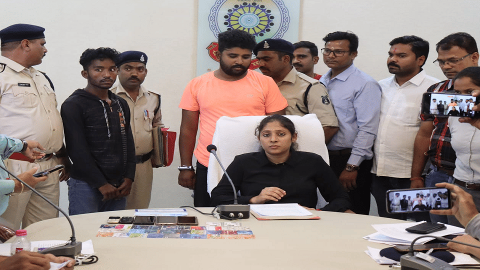 joint police team has arrested two accused in Ambikapur.