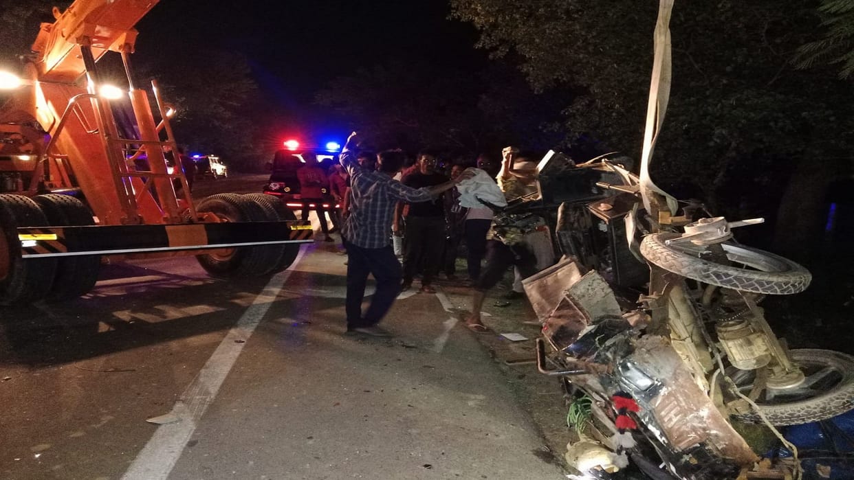Horrific accident in Pratapgarh: Four including woman killed, four injured, car collided with e-rickshaw