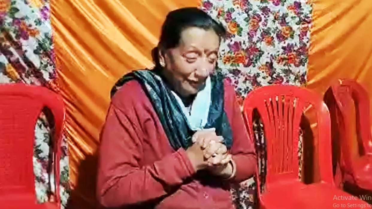 Shimla Municipal Corporation Former Mayor Satya Kaundal Crying In Front Of Media Video Viral