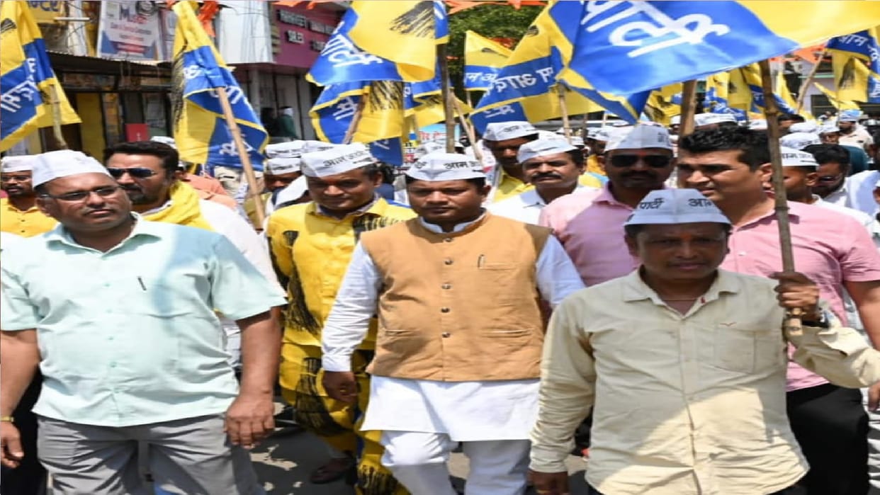 Komal Hupendi allegation on Chhattisgarh government for land grab