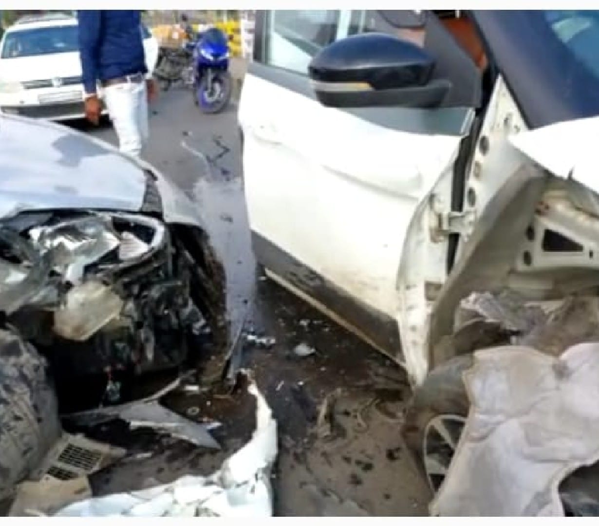 Director of Mandi Board returning to Indore, Mahendra Chauhan, victim of a road accident, seriously injured