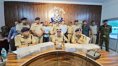 MP News: छात्रों ने यूट्यूब से सीखकर व्यापारी के घर में की थी एक करोड़ की डकैती, वारदात से पहले की थी रेकी Accused student arrested for robbery of one crore at Naogaon businessman house