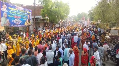 Kalash Yatra was taken out on first day of Shri Rudra Mahayagya being organized in Agra