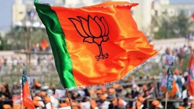 UP Nikay Chunav 24.37 lakh voters of Varanasi Mandal will vote tomorrow prestige For BJP